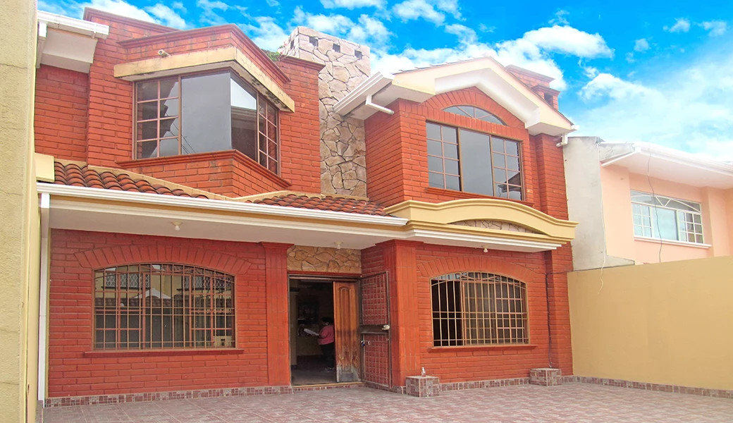 casas-villas-departamentos-AMPLIA CASA CON AREA VERDE EN VENTA - TOTORACOCHA