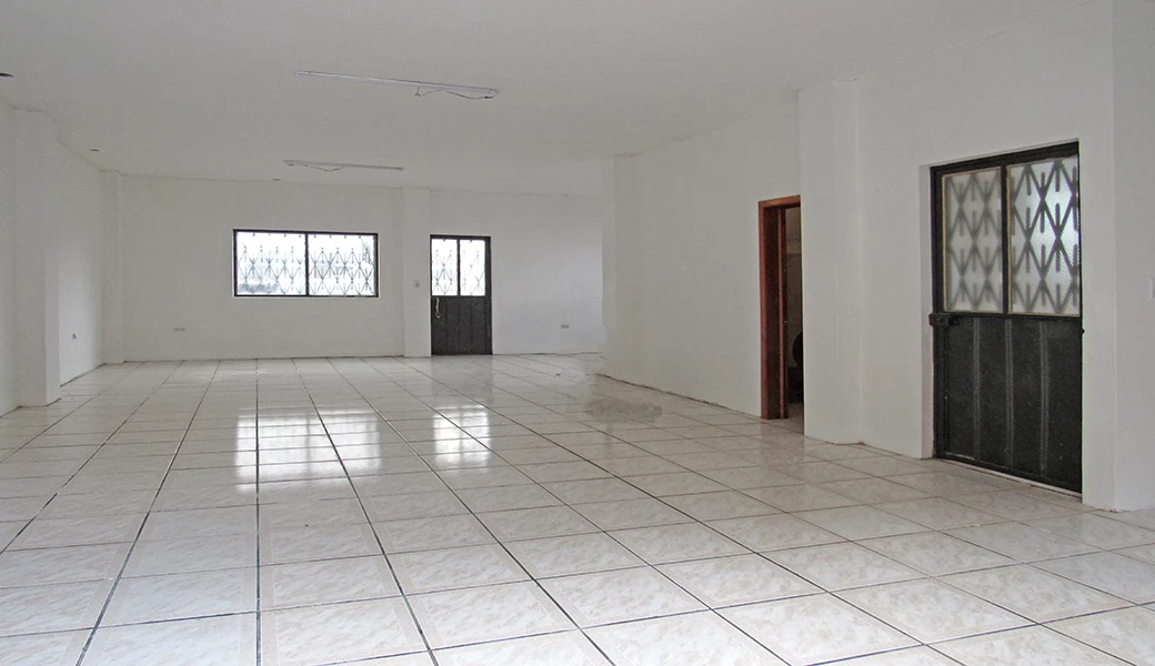 edificios-oficinas-consultorios-AMPLIO LOCAL COMERCIAL EN ARRIENDO