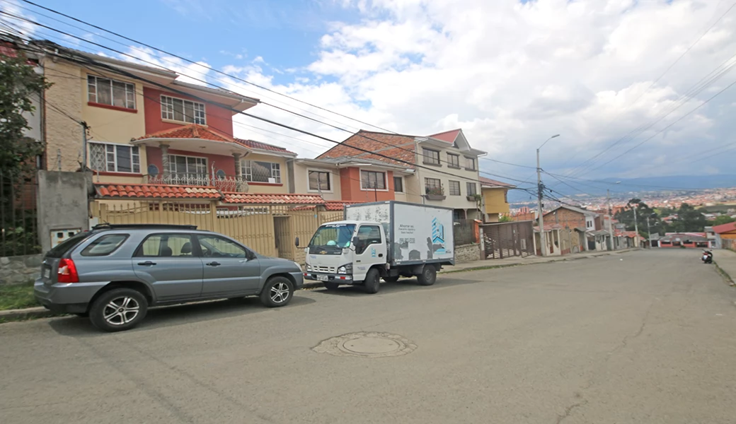 casas-villas-departamentos-CASA RENTERE EN VENTA - IDEAL PARA HOSTAL 